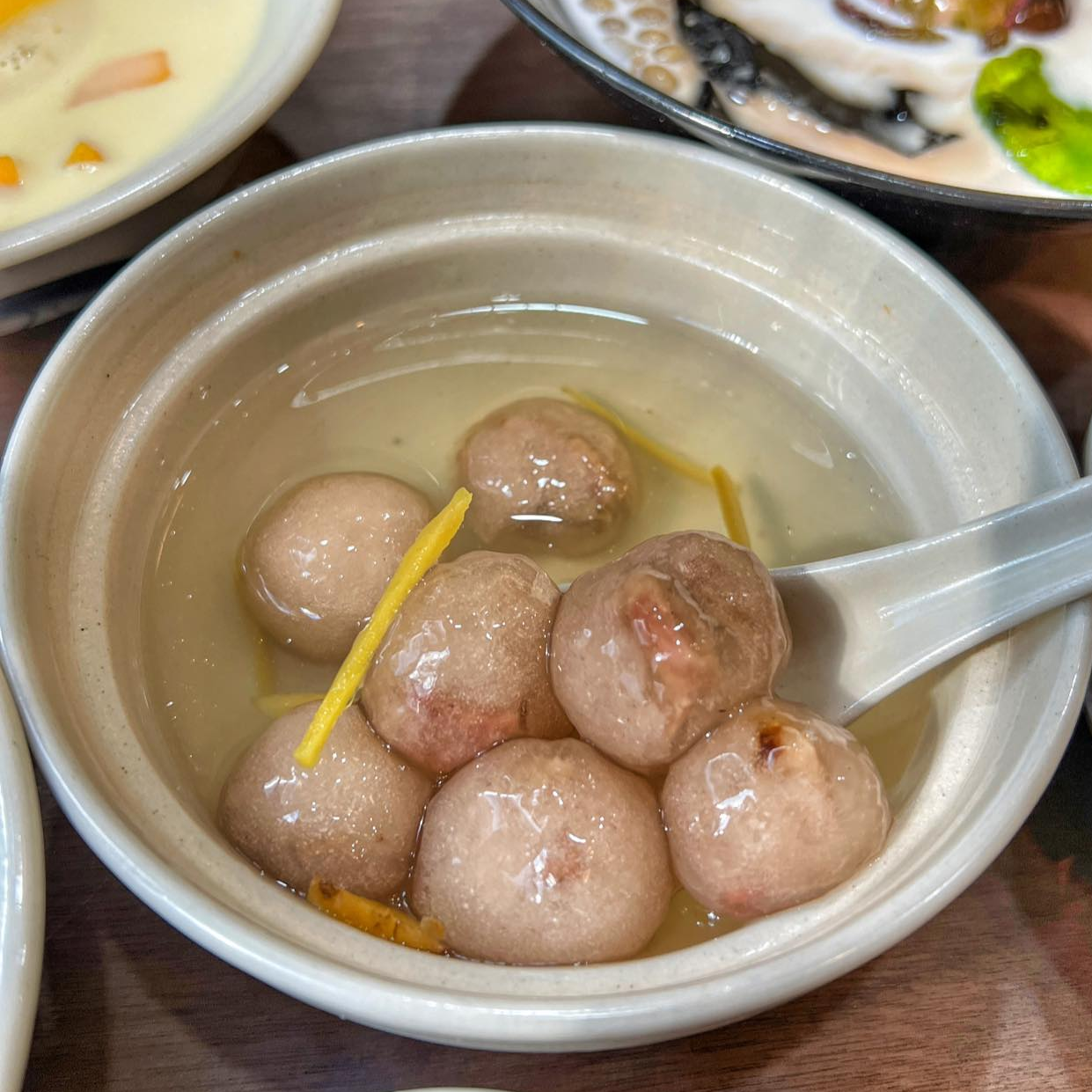 Chè bột lọc heo quay